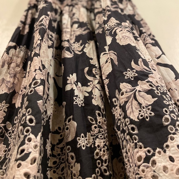 Sleeveless Sweetheart A-Line Midi Dress - Picture 2 of 14